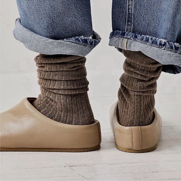 Free People Cambria Leather Footbed Clogs in Pearl Sand Sz 36/6 - Picture 2 of 11